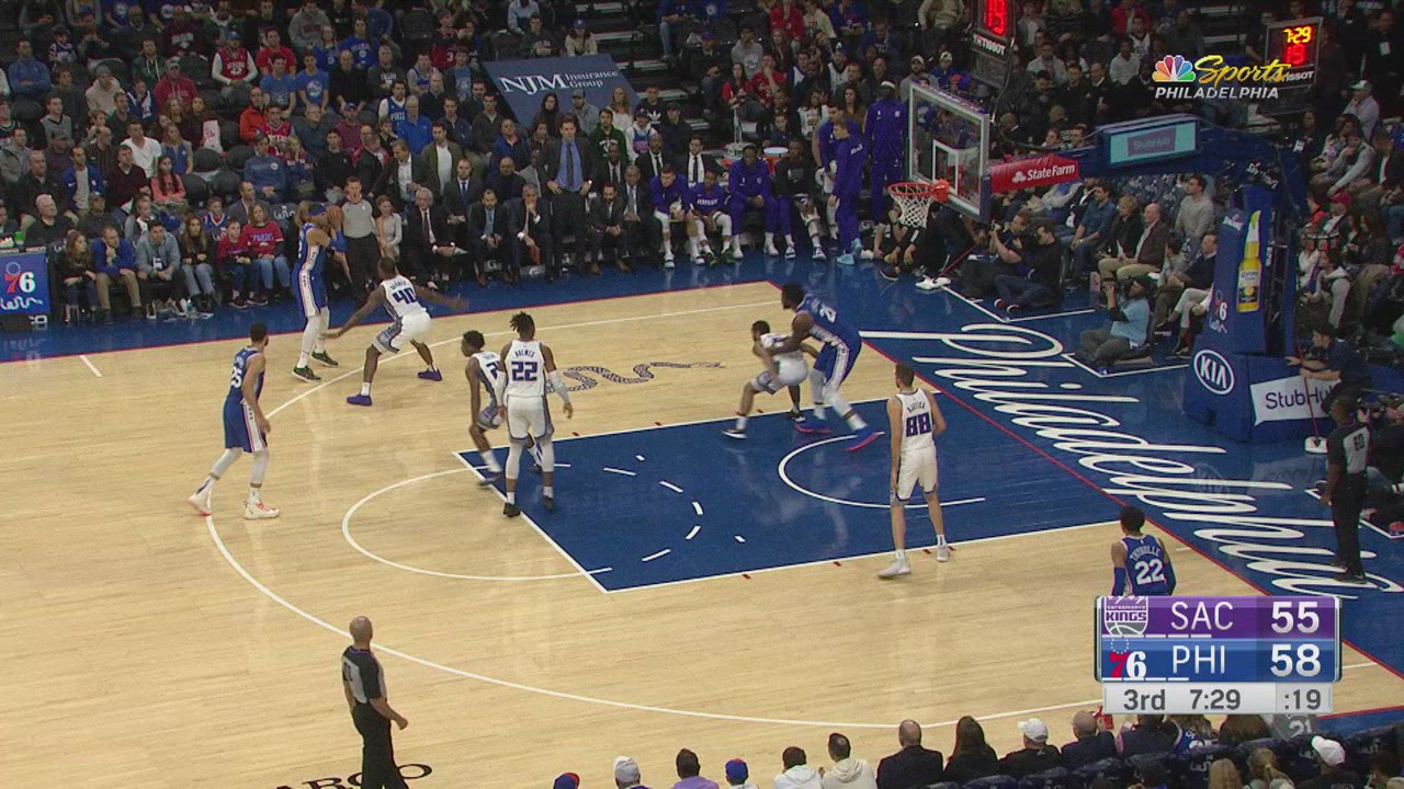 Player Altercation Kings 76ers NBA Official