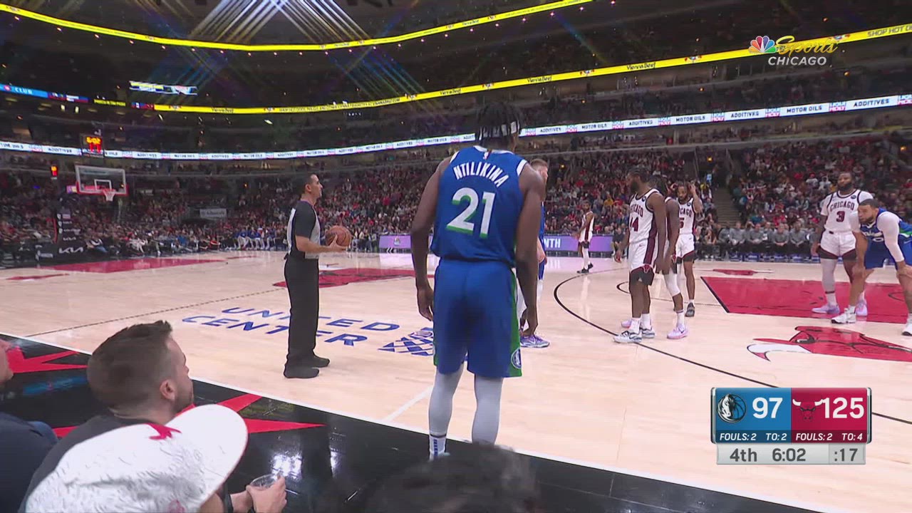 TwoPoint/ThreePoint Field Goal Mavericks Bulls NBA Official