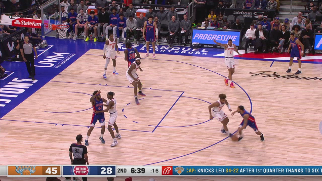 TwoPoint/ThreePoint Field Goal Knicks Pistons NBA Official