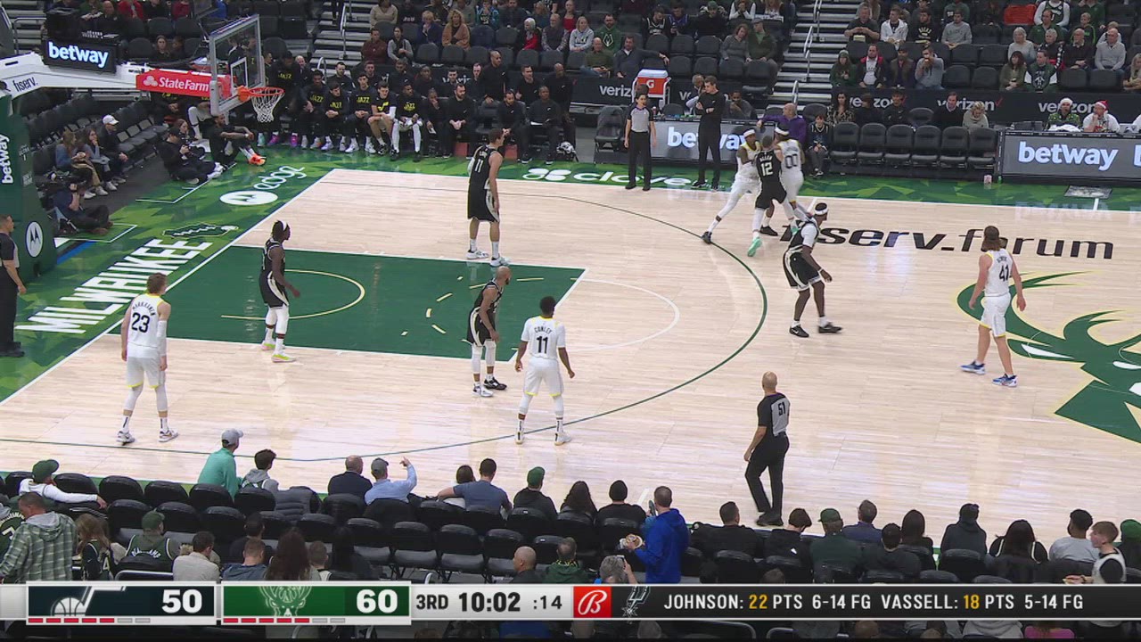 TwoPoint/ThreePoint Field Goal Jazz Bucks NBA Official