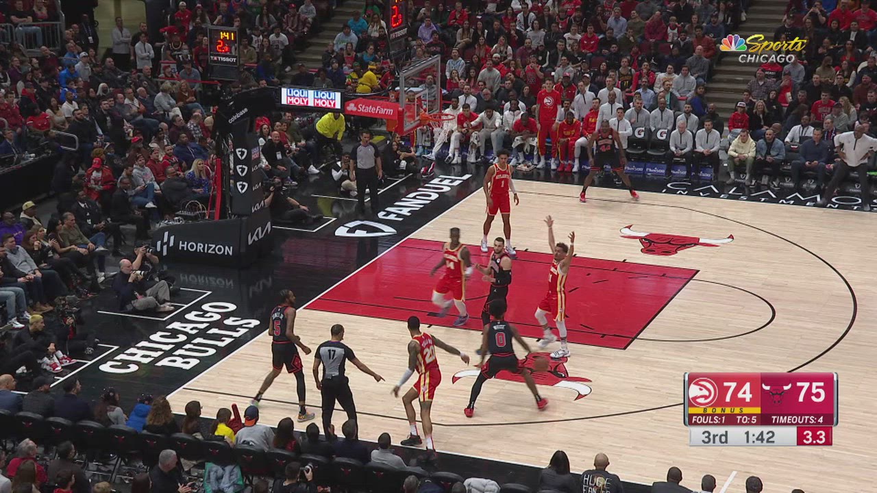 Shot Clock Violation Hawks Bulls NBA Official