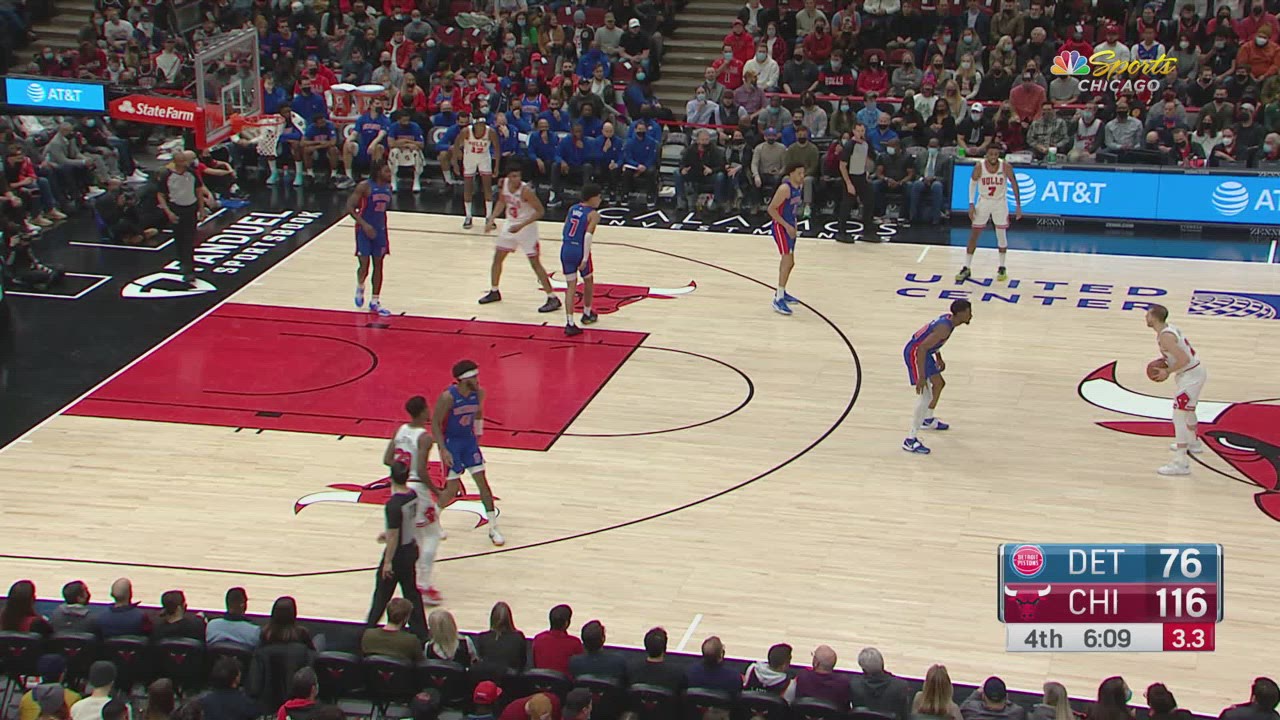 Shot Clock Violation Pistons Bulls NBA Official