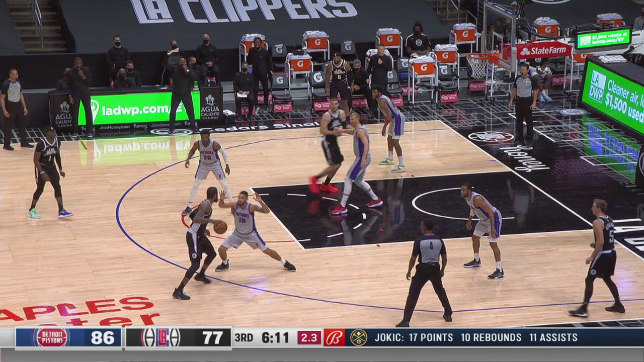 Shot Clock Violation Pistons Clippers NBA Official