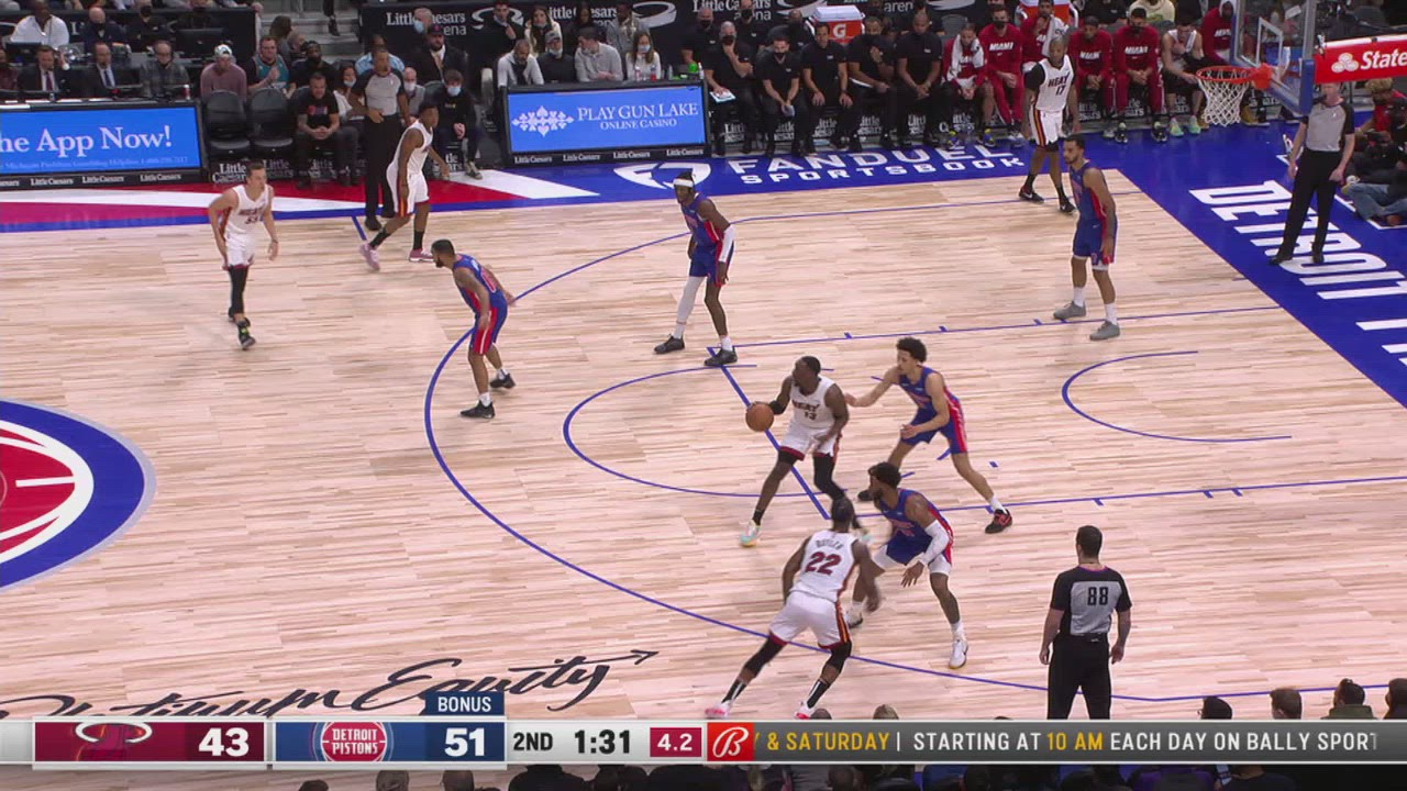 Shot Clock Violation Heat Pistons NBA Official